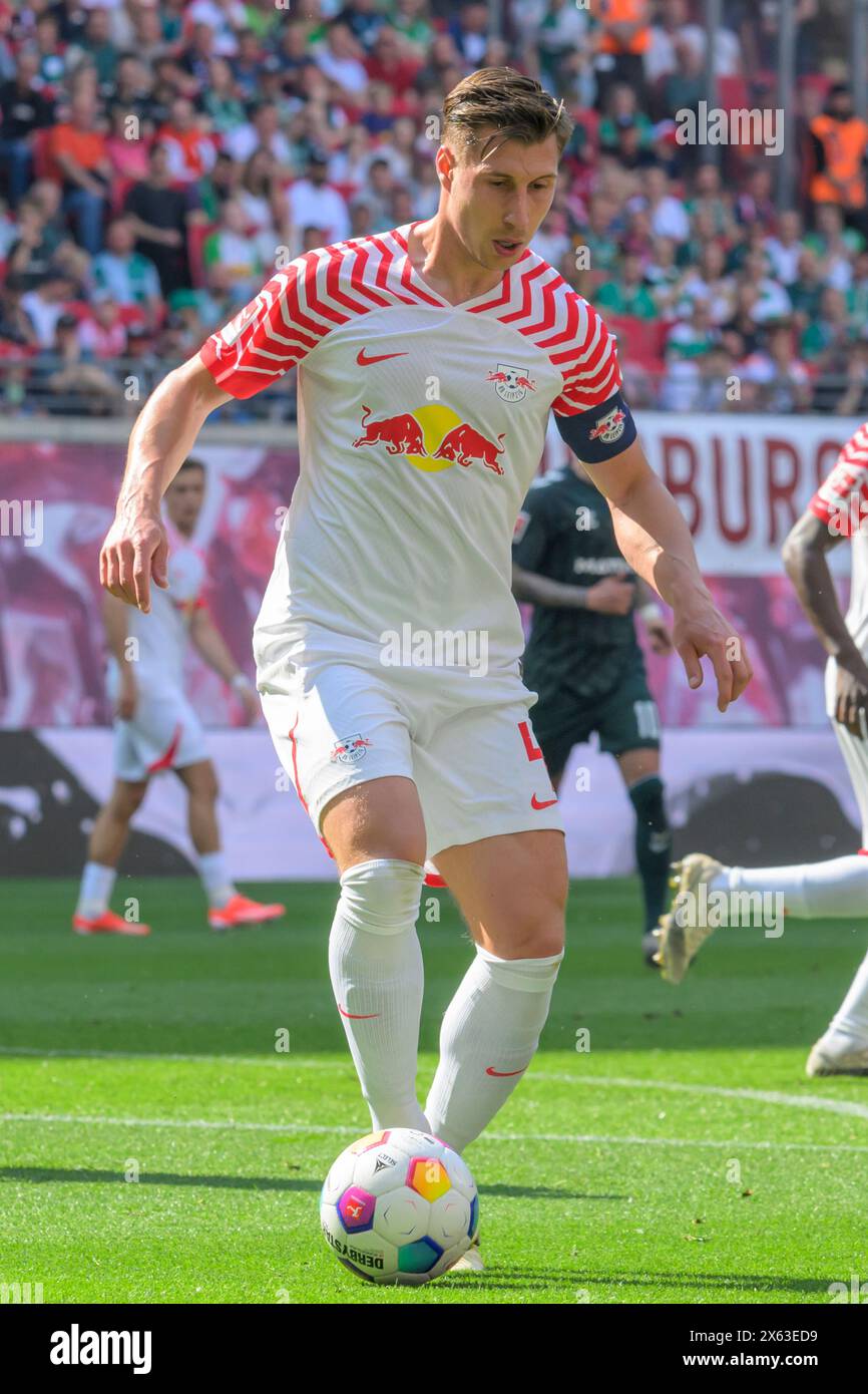 Willi Orban (RasenBallsport Leipzig, #04), RB Leipzig vs Werder Brema, 1a Bundesliga, calcio, DFB, Bundesliga, 29, stagione 2023/2024, RB Arena, credito: HMB Media/Uwe Koch/Alamy Live News LE NORMATIVE DFB/DFL VIETANO QUALSIASI USO DI FOTOGRAFIE COME SEQUENZE DI IMMAGINI E/O QUASI-VIDEO, 11.05. 2024, Foto Stock