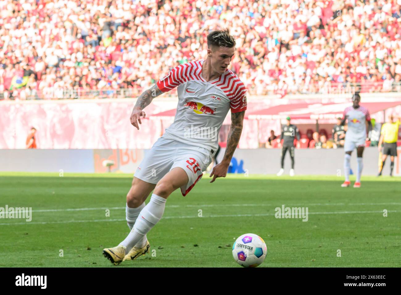 Benjamin Sesko (RasenBallsport Leipzig, #30), RB Leipzig vs Werder Brema, 1a Bundesliga, calcio, DFB, Bundesliga, 29, stagione 2023/2024, RB Arena, credito: HMB Media/Uwe Koch/Alamy Live News LE NORMATIVE DFB/DFL VIETANO QUALSIASI USO DI FOTOGRAFIE COME SEQUENZE DI IMMAGINI E/O QUASI-VIDEO, 11.05. 2024, Foto Stock