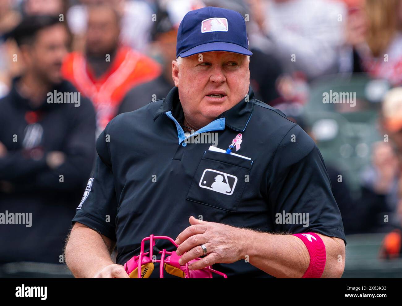 Baltimora, Stati Uniti. 12 maggio 2024. BALTIMORE, MD - 12 MAGGIO: Umpire Bill Miller (26) durante una partita della MLB tra i Baltimore Orioles e gli Arizona Diamondbacks, il 12 maggio 2024, all'Orioles Park a Camden Yards, a Baltimora, Maryland. (Foto di Tony Quinn/SipaUSA) credito: SIPA USA/Alamy Live News Foto Stock