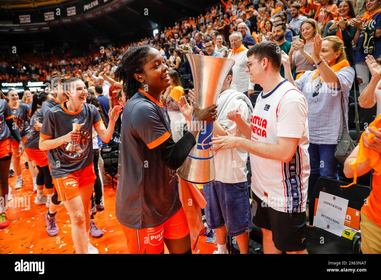 Nadia Fingall di Valencia Basket donne celebra la vittoria a la Liga Endesa femenina Foto Stock