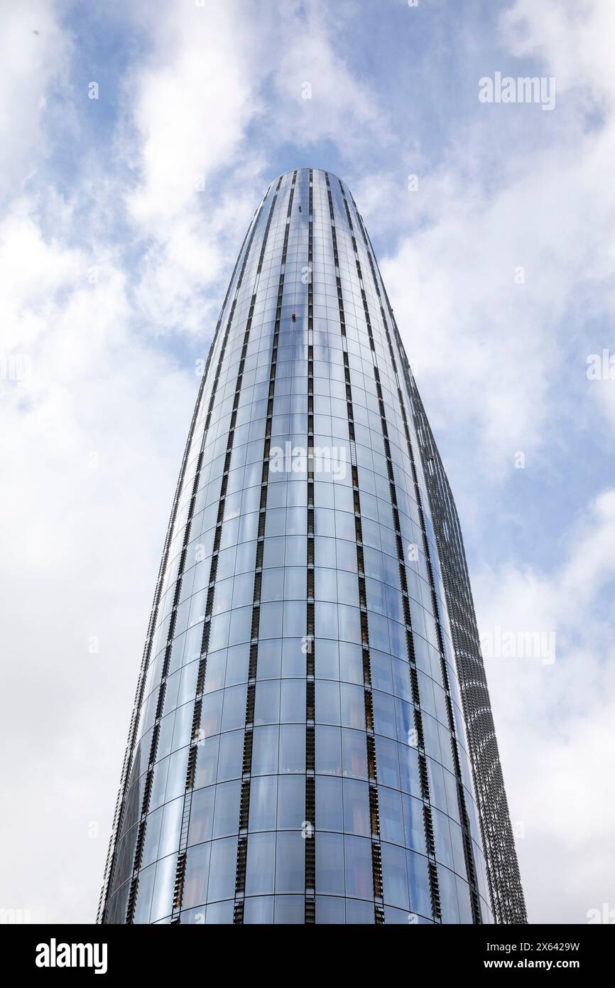 Un grattacielo Blackfriars nel centro di Londra, uno sviluppo ad uso misto con hotel e appartamenti, progettato da SimpsonHaugh, Inghilterra, Regno Unito, 2023 Foto Stock Un grattacielo Blackfriars nel centro di Londra, uno sviluppo ad uso misto con hotel e appartamenti, progettato da SimpsonHaugh, Inghilterra, Regno Unito, 2023 Foto Stock