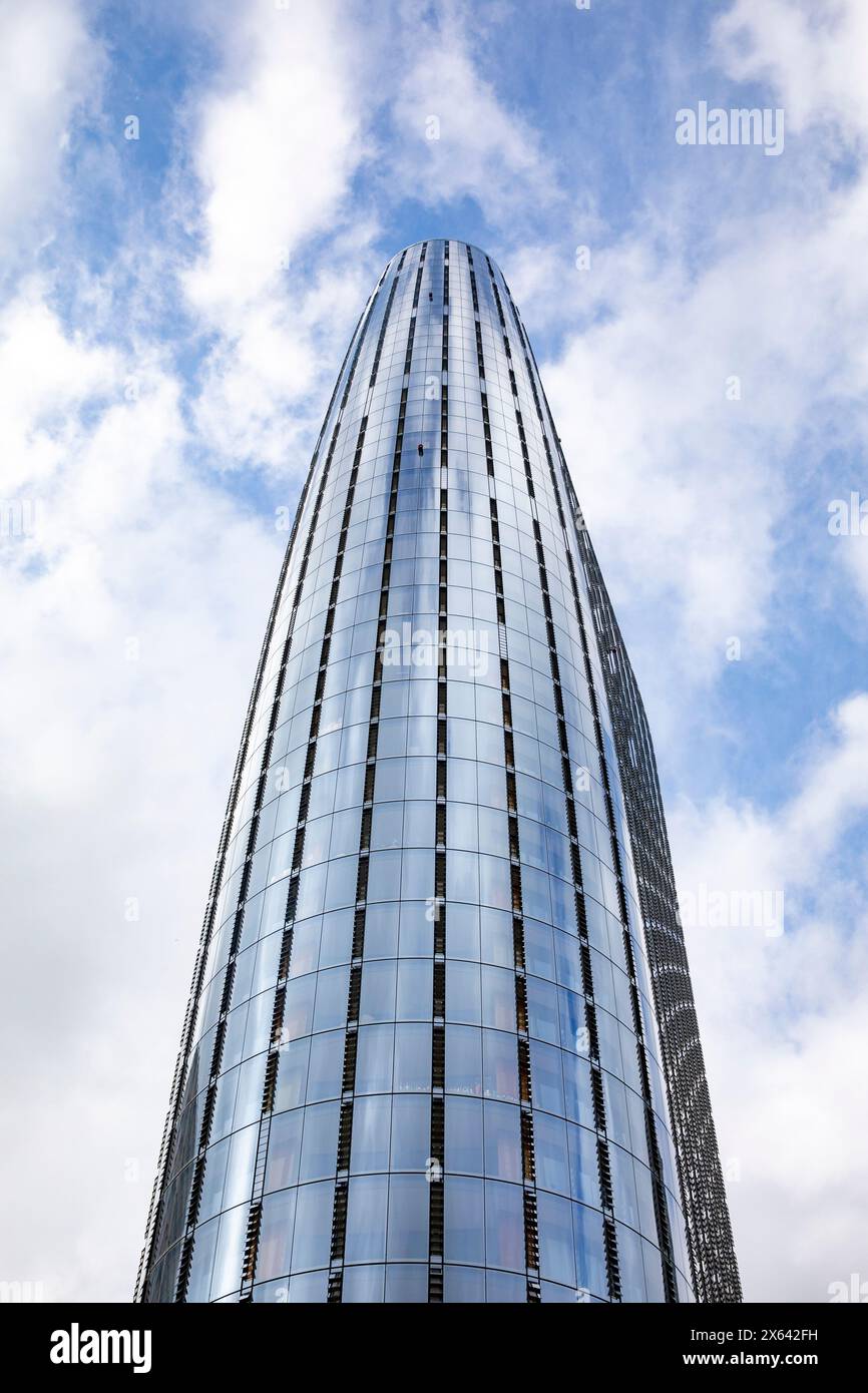 Un grattacielo Blackfriars nel centro di Londra, uno sviluppo ad uso misto con hotel e appartamenti, progettato da SimpsonHaugh, Inghilterra, Regno Unito, 2023 Foto Stock Un grattacielo Blackfriars nel centro di Londra, uno sviluppo ad uso misto con hotel e appartamenti, progettato da SimpsonHaugh, Inghilterra, Regno Unito, 2023 Foto Stock