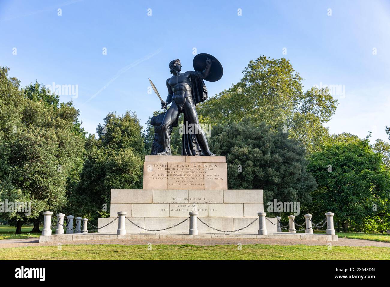 Statua di bronzo di Achilie, monumento al Duca di Wellington scolpito da Richard Westmacott e inaugurato nel 1822 a Hyde Park, Londra, Inghilterra, Regno Unito Foto Stock