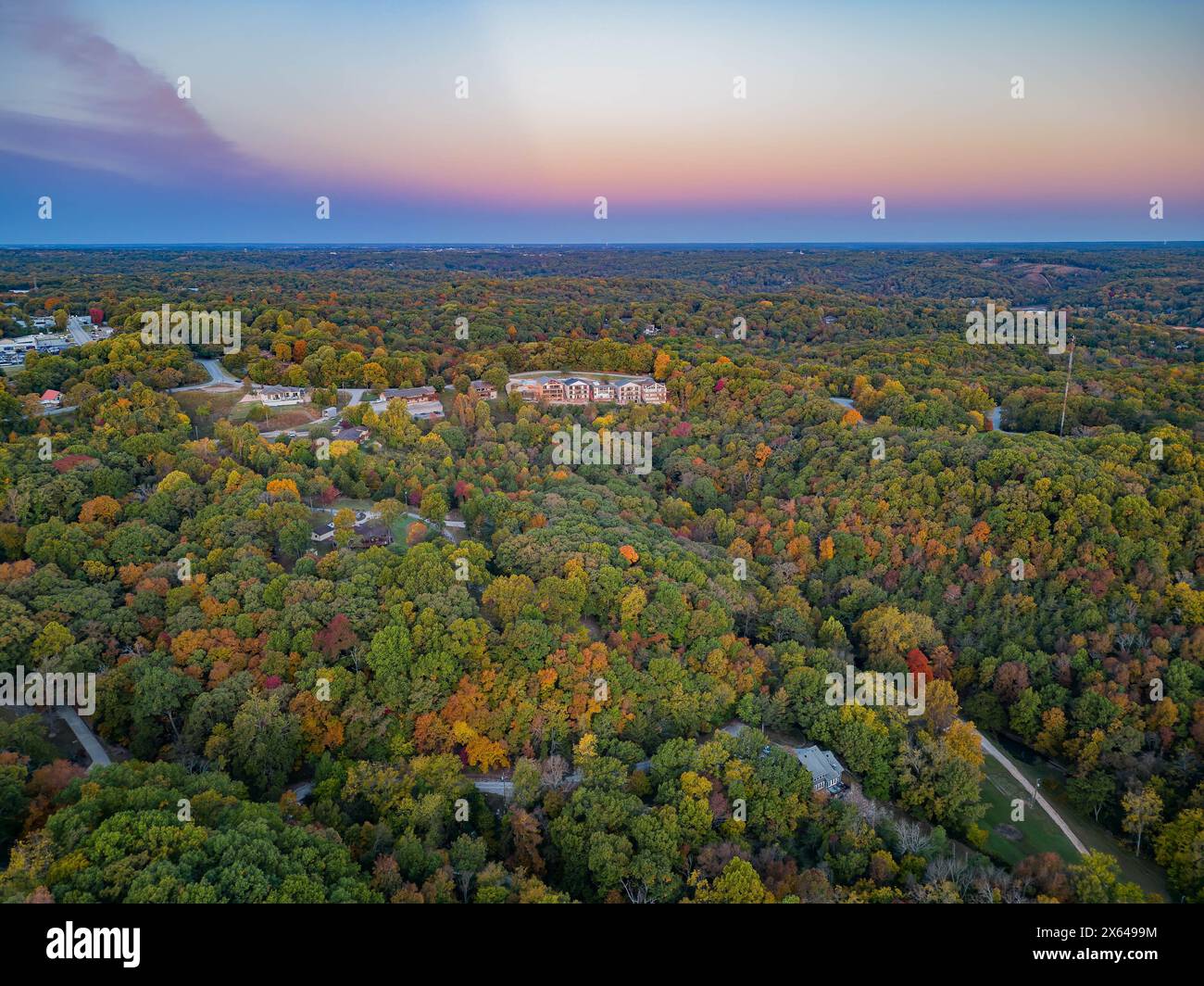 Vista aerea all'alba del paesaggio dell'Hobbs State Park-Conservation area in Arkansas Foto Stock