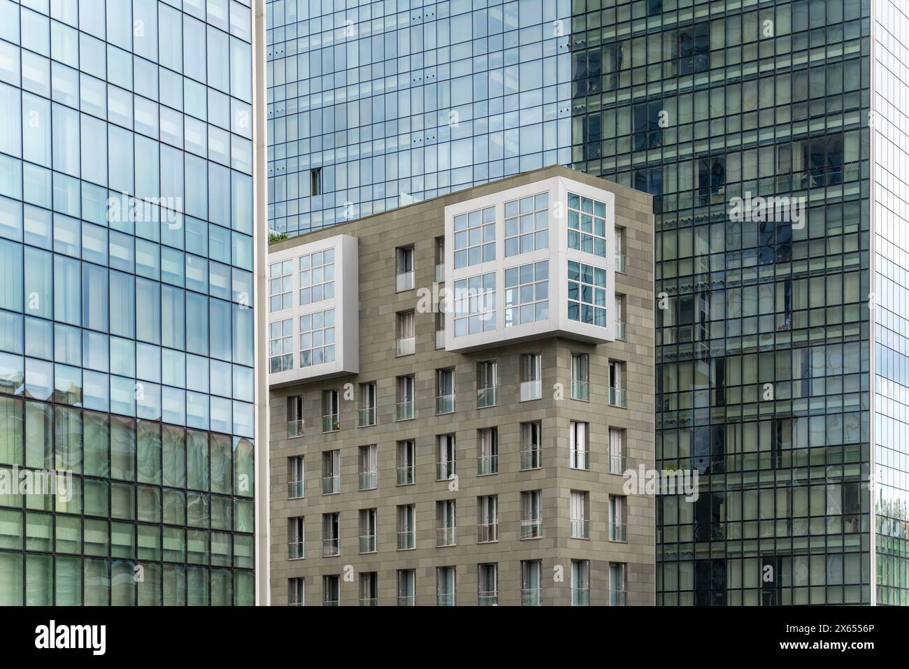 L'Isozaki Atea, le torri gemelle del primo piano di Bilbao, gli edifici residenziali più alti dei Paesi Baschi progettati dall'architetto giapponese Arata Isoz Foto Stock