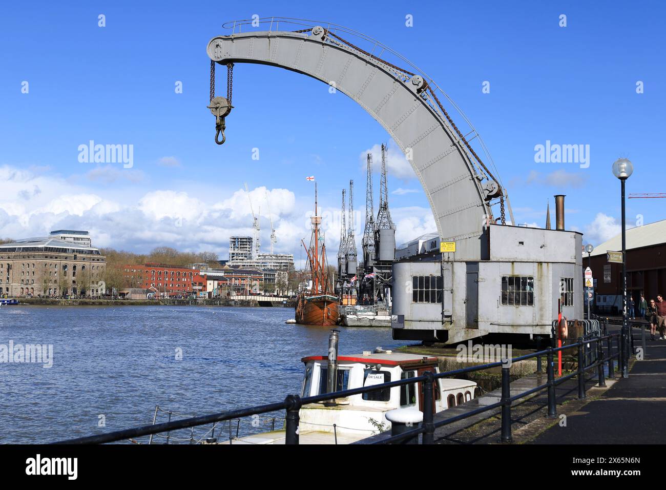 Bristol, Inghilterra - 29 marzo 2024: La gru a vapore Fairbairn nel porto di Bristol Foto Stock