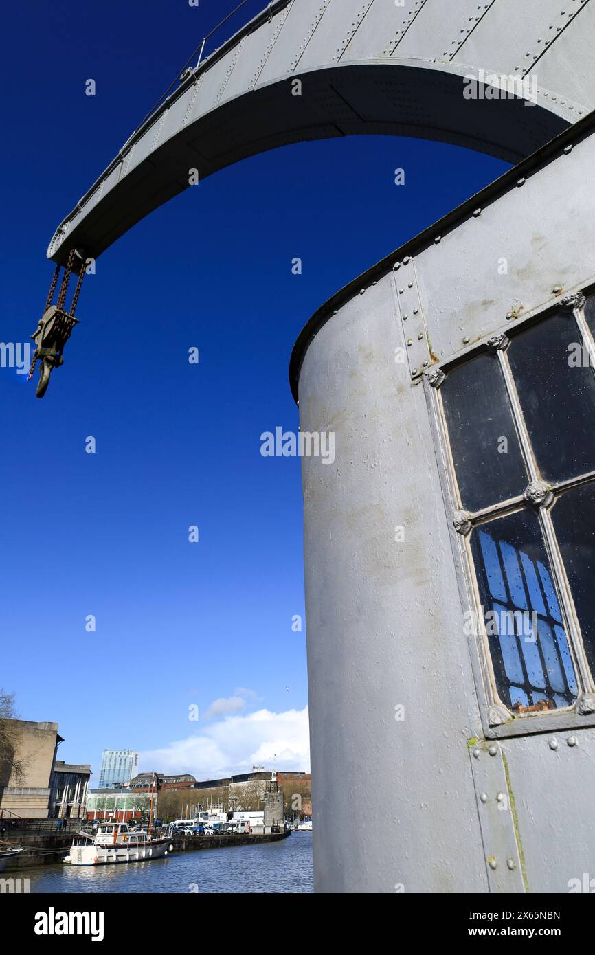 Bristol, Inghilterra - 29 marzo 2024: La gru a vapore Fairbairn nel porto di Bristol Foto Stock