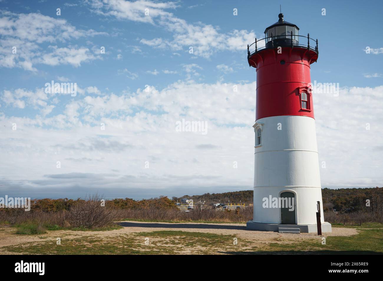 Il faro di Nauset si affaccia sulla spiaggia di Nauset e sull'Oceano Atlantico Foto Stock
