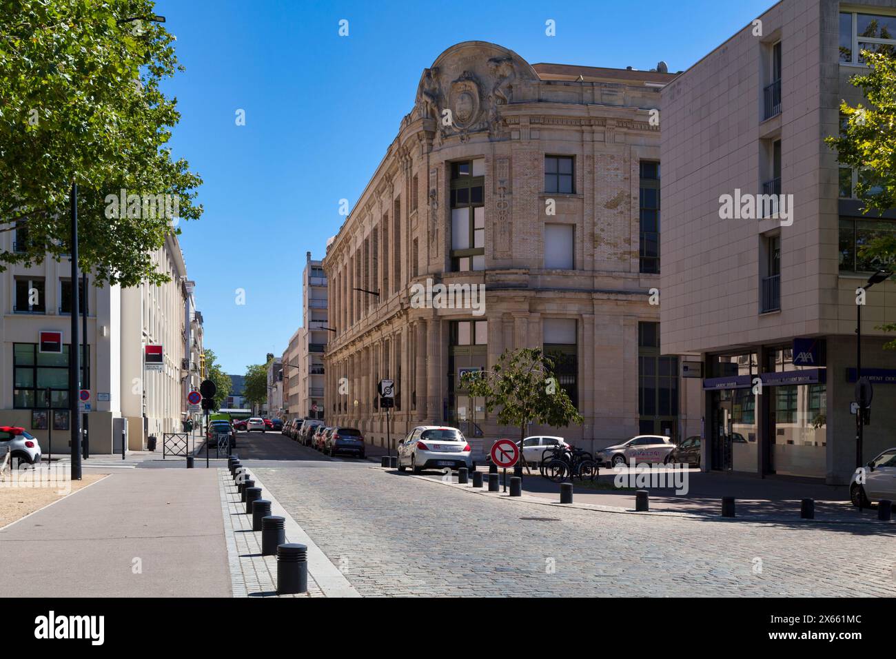 Le Havre, Francia - 5 agosto 2020: L'ex hotel postale e telegrafico (in francese: Hôtel des postes et télégraphes), inaugurato nel 1926, è stato convertito Foto Stock