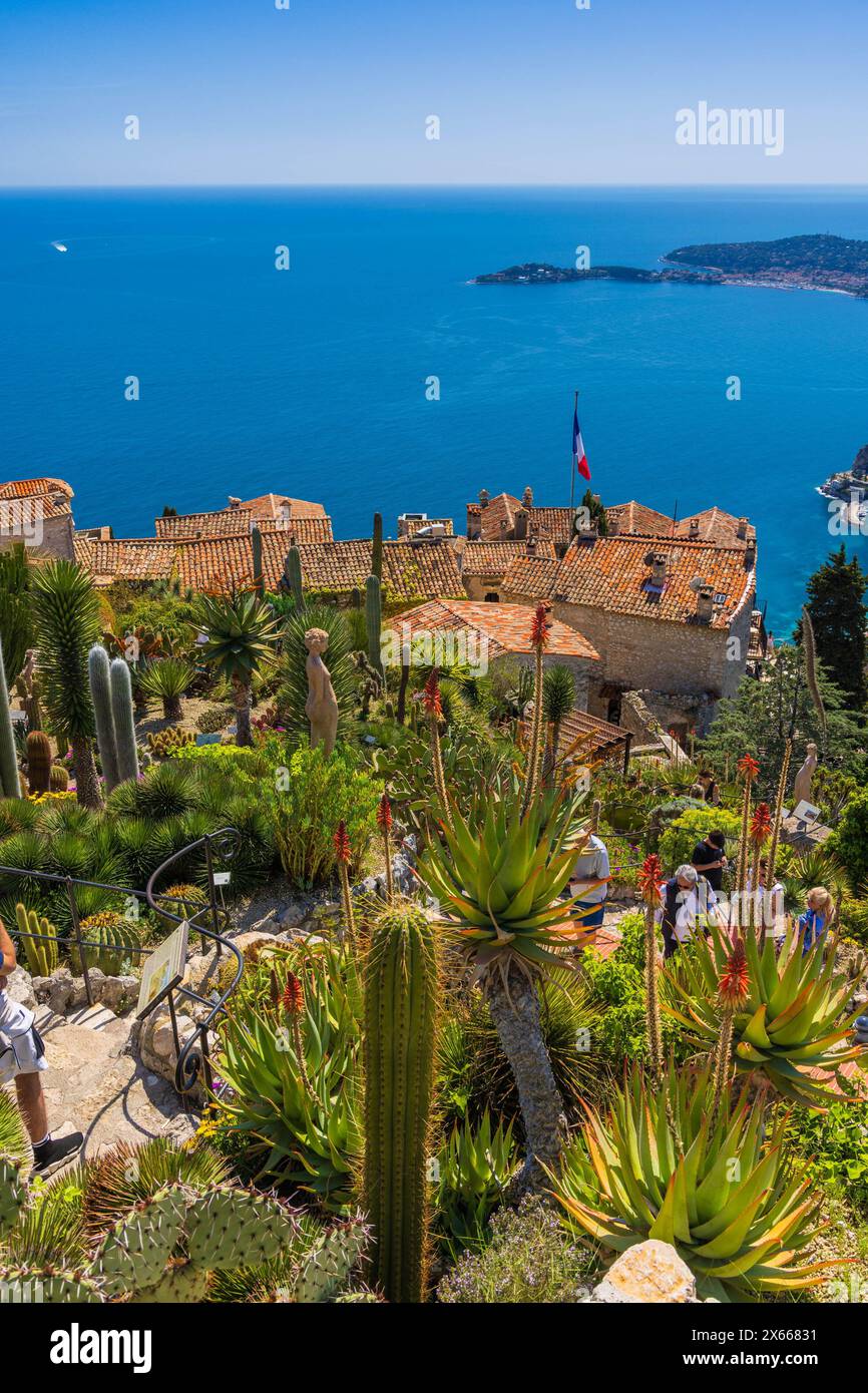 FRANCIA. RIVIERA FRANCESE. ALPES-MARITIMES (06) VILLAGGIO EZE, IL GIARDINO ESOTICO È STATO CREATO SUL SITO DI UN'EX FORTEZZA MEDIEVALE. IL PANORAMA I. Foto Stock