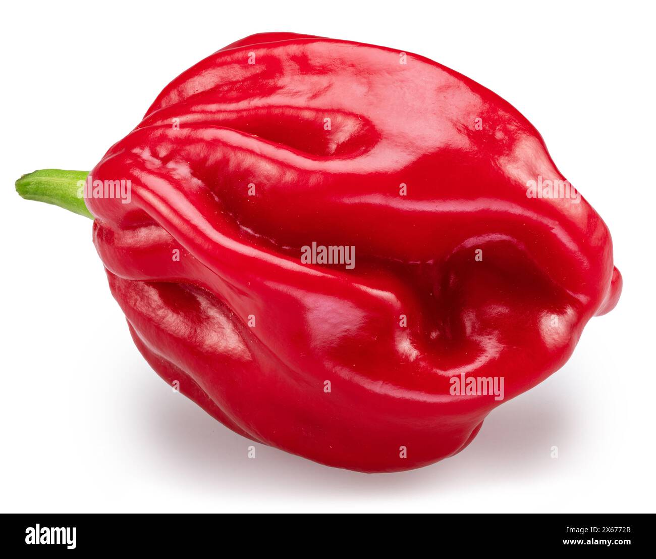 Pepe habanero rosso su sfondo bianco. Il file contiene il percorso di ritaglio. Foto Stock