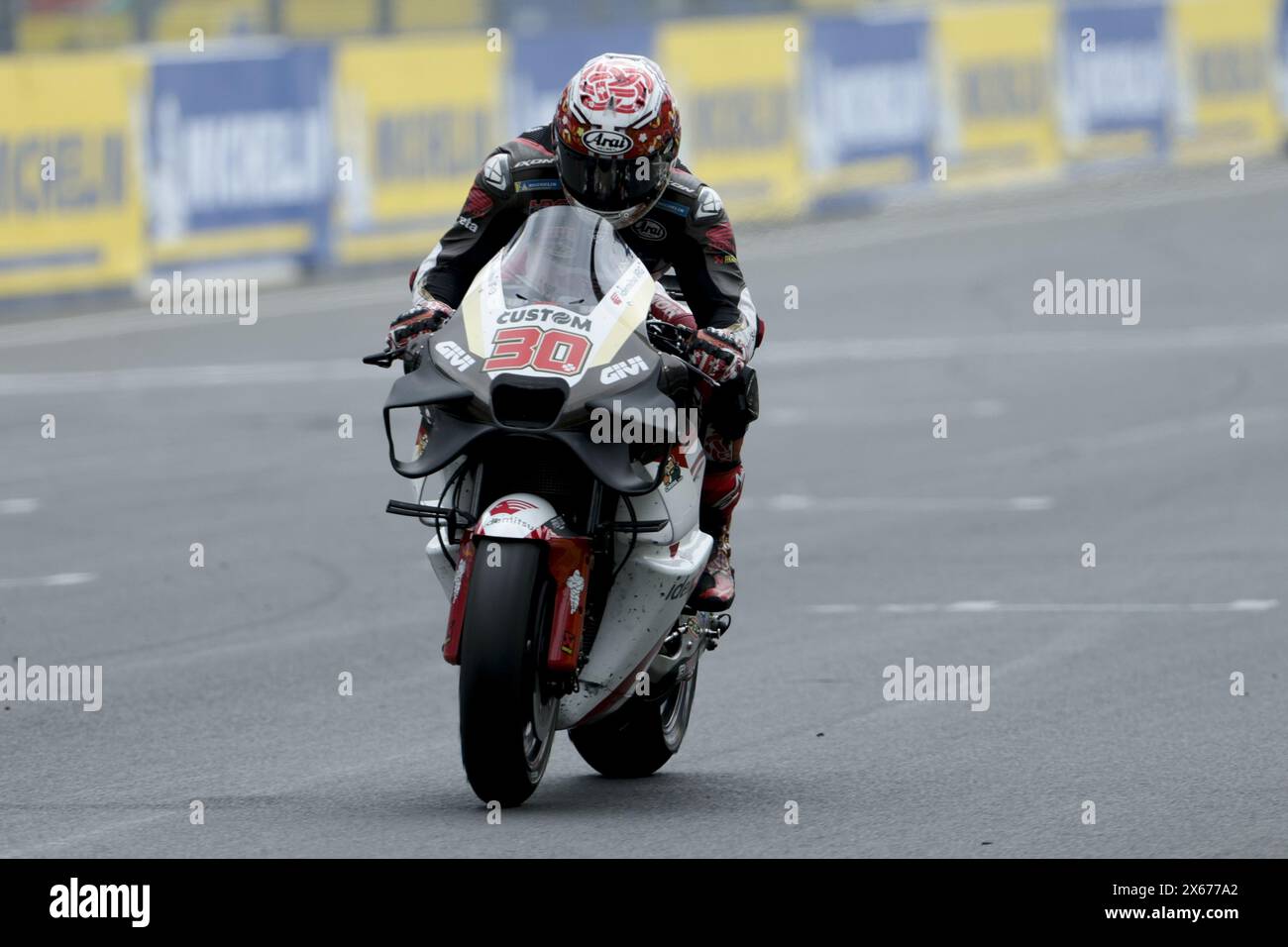 Takaaki Nakagami del Giappone #30 e LCR Honda Idemitsu in azione durante il MotoGP Michelin Grand Prix de France 2024 (27 giri) il giorno 3 sul circuito Bugatti il 12 maggio, a le Mans, Francia Foto Stock