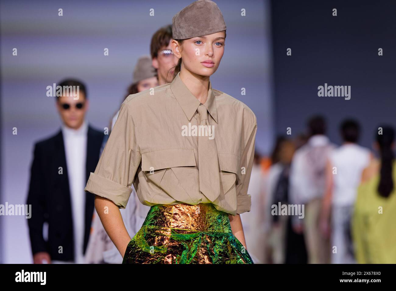 Sydney, Australia. 13 maggio 2024. Una modella cammina sulla passerella durante lo spettacolo Rory William Dochert durante l'Australian Fashion Week presentato da Pandora 2024 al Carriageworks il 13 maggio 2024 a Sydney, Australia Credit: IOIO IMAGES/Alamy Live News Foto Stock