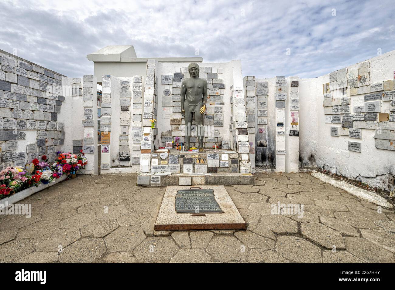 Tomba dell'ignoto indigeno. Punta Arenas, Magallanes y la Antartide Chilena, Cile. Foto Stock