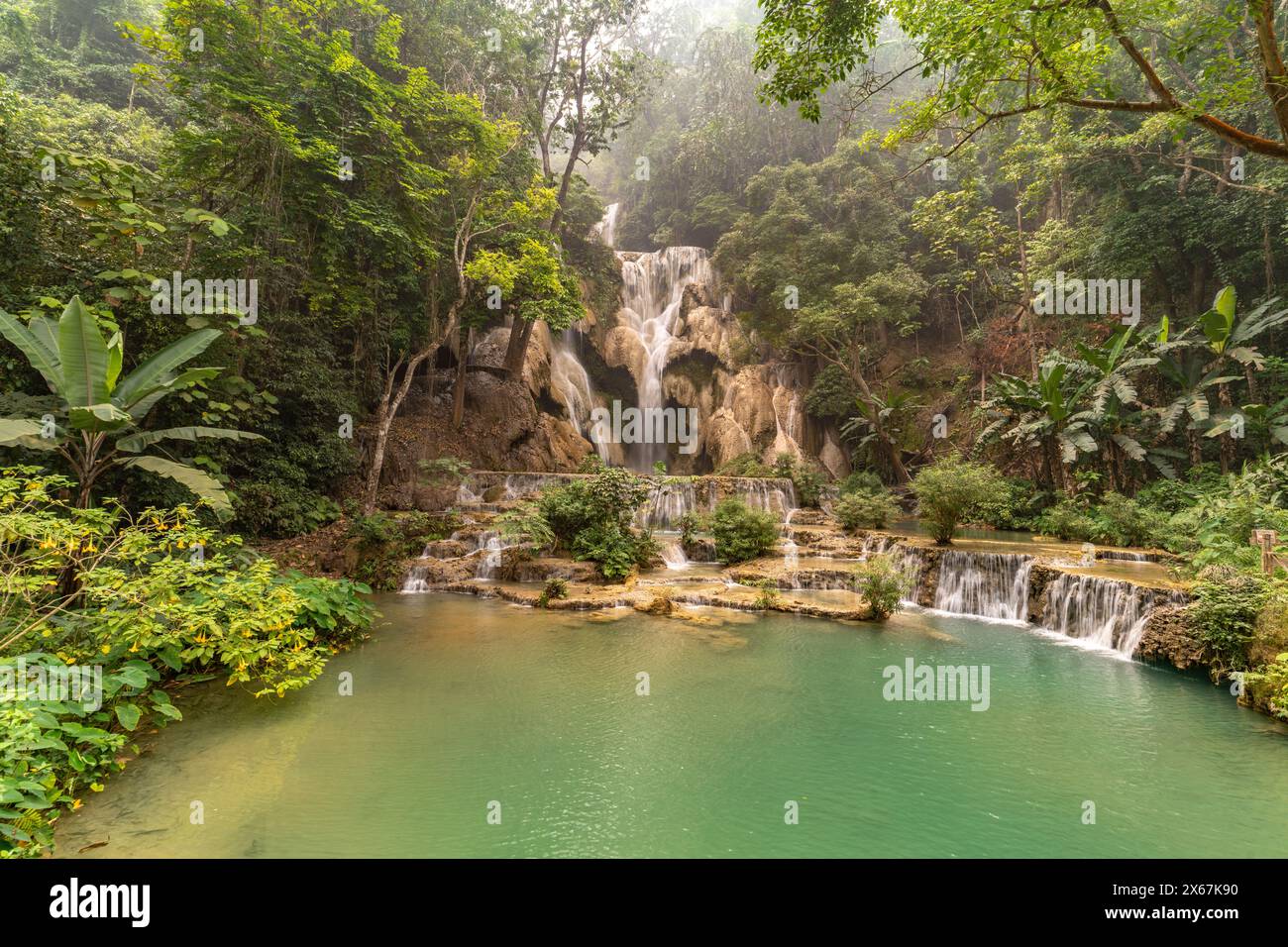 La cascata a più livelli di Kuang si vicino a Luang Prabang, Laos, Asia Foto Stock