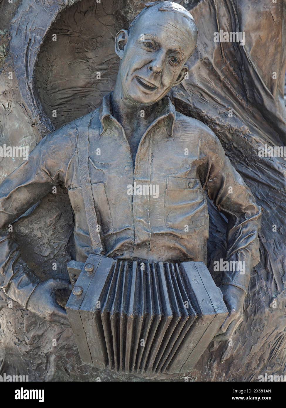 Arte, artefatto, opere d'arte, Canada, intaglio, Gray, History, Monument, Terranova, Nord America, rilievo, scultura, autoritratto, intaglio di pietra, albero, trunk, arti visive, Foto Stock