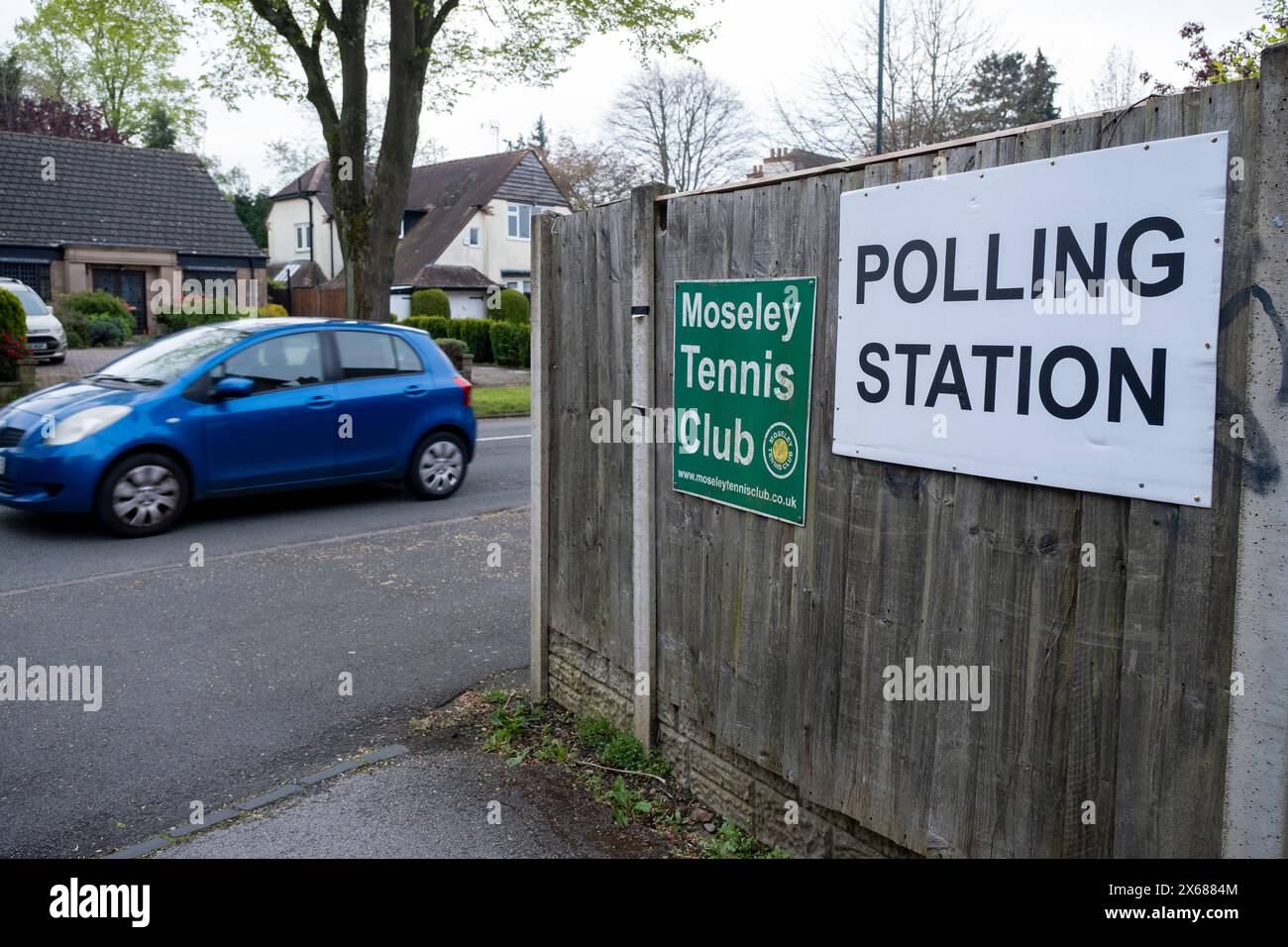 Seggio elettorale a Moseley il giorno delle elezioni locali della West Midlands Combined Authority Mayoral, e anche per il Commissario della polizia e del crimine in Inghilterra il 2 maggio 2024 a Birmingham, Regno Unito. Con le imminenti elezioni generali che si terranno nel novembre di quest'anno, queste elezioni locali saranno un barometro politico per il panorama politico del Regno Unito per i prossimi anni, con i laburisti pronti a battere il partito conservatore per la prima volta in quindici anni. Foto Stock