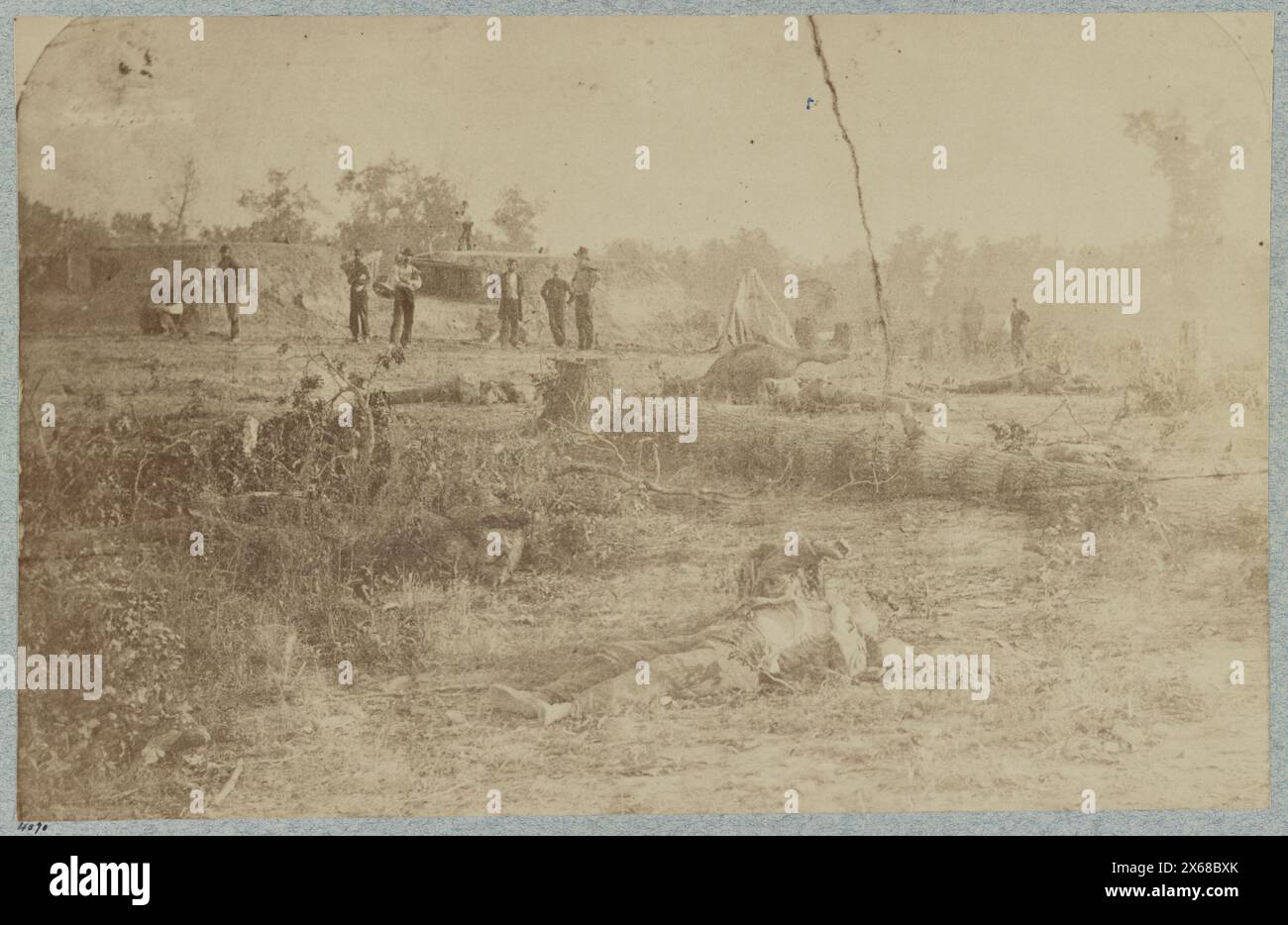 Morti confederati di fronte a Fort Robinette, Corinth, Mississippi, fotografie della guerra civile 1861-1865 Foto Stock