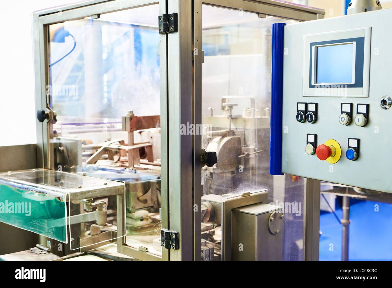 Riempitrice per prodotti pastosi per l'industria alimentare Foto Stock