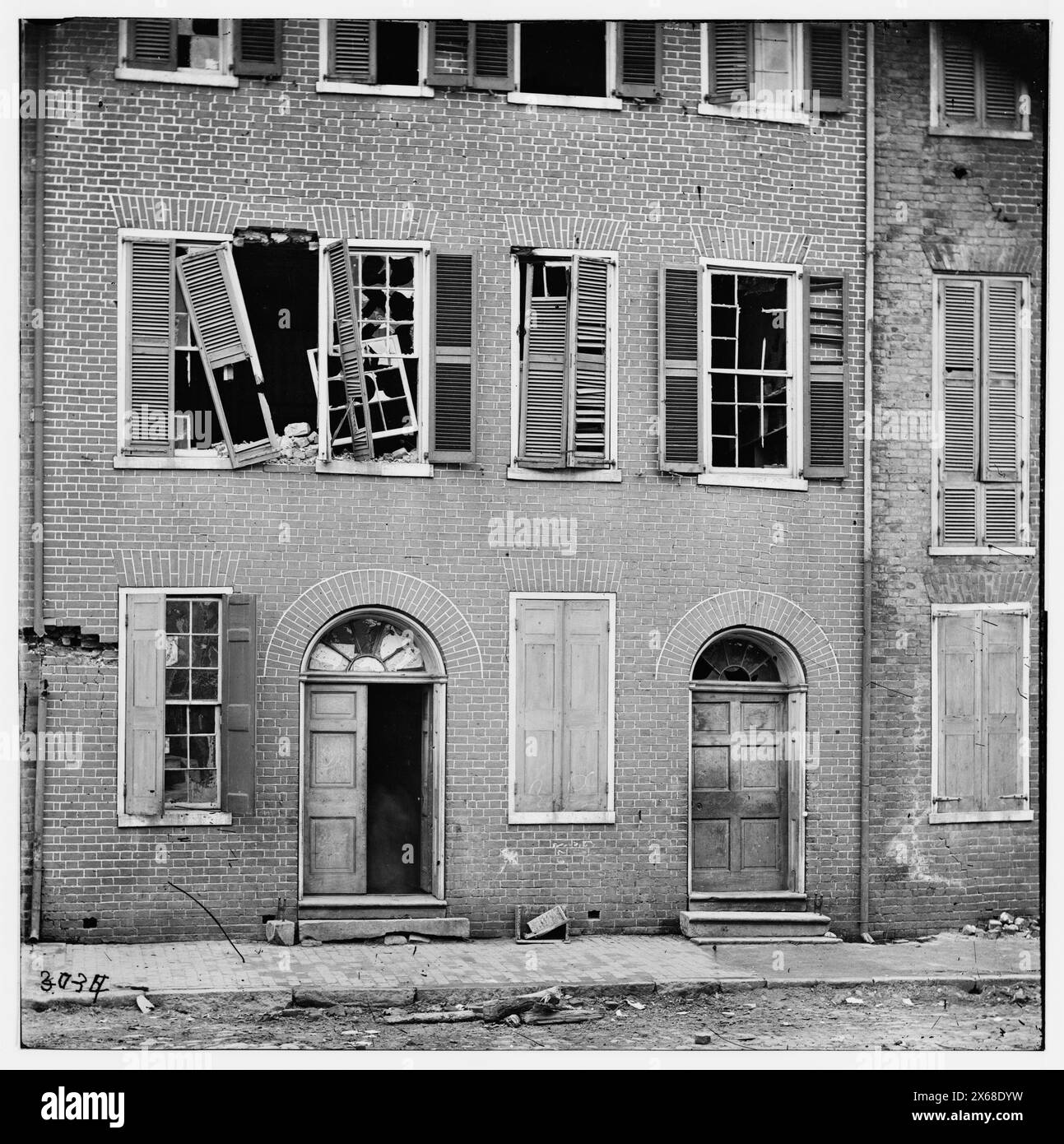 Petersburg, Virginia. Effetti di shot & shell sulla casa di Dunlop in Bollingbrook Street, fotografie della Guerra civile 1861-1865 Foto Stock