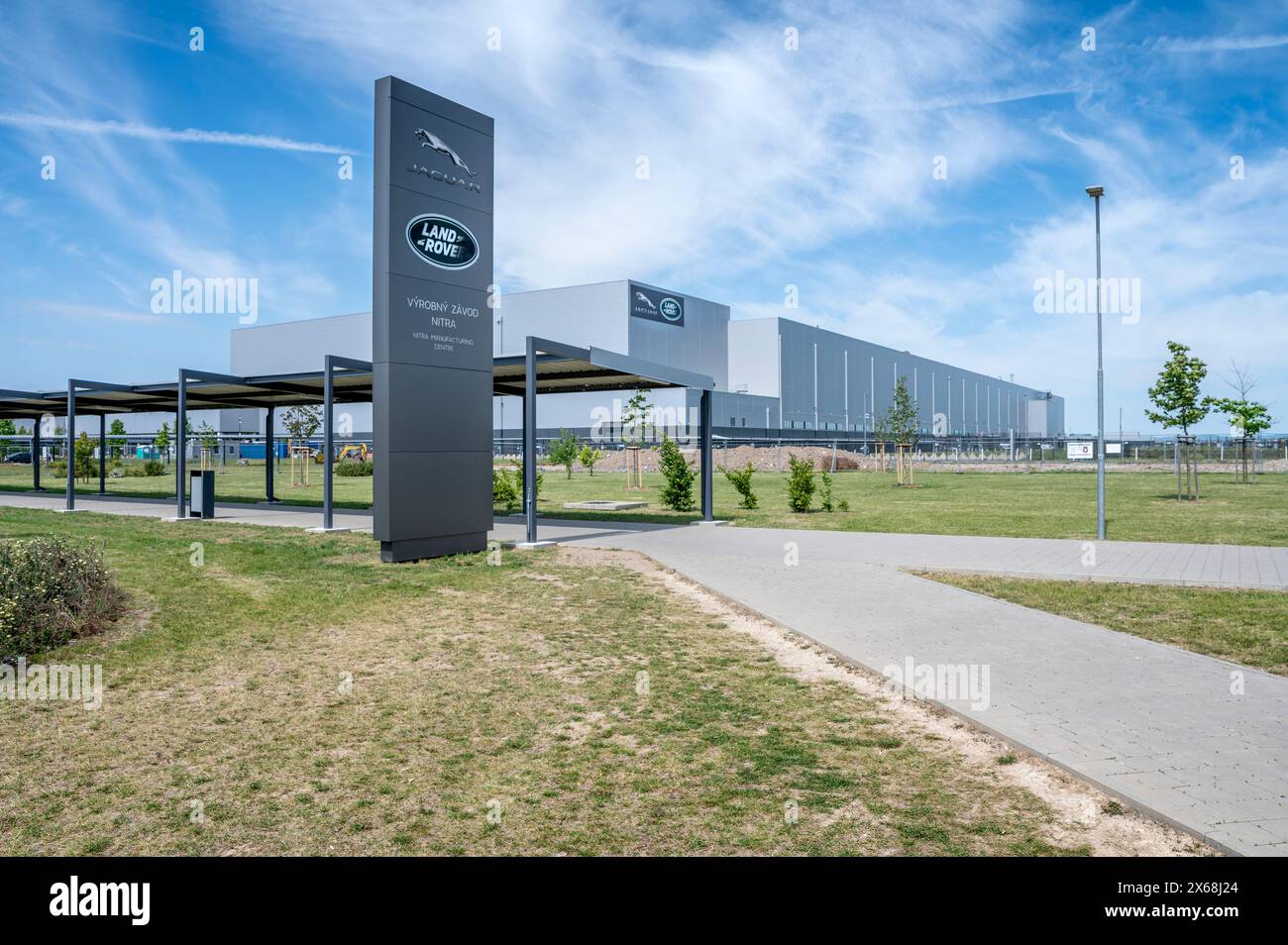 Nitra, Slovacchia - 13 maggio 2024: Stabilimento di produzione Jaguar Land Rover a Nitra. Stabilimento di produzione JLR. Slovacchia. Foto Stock