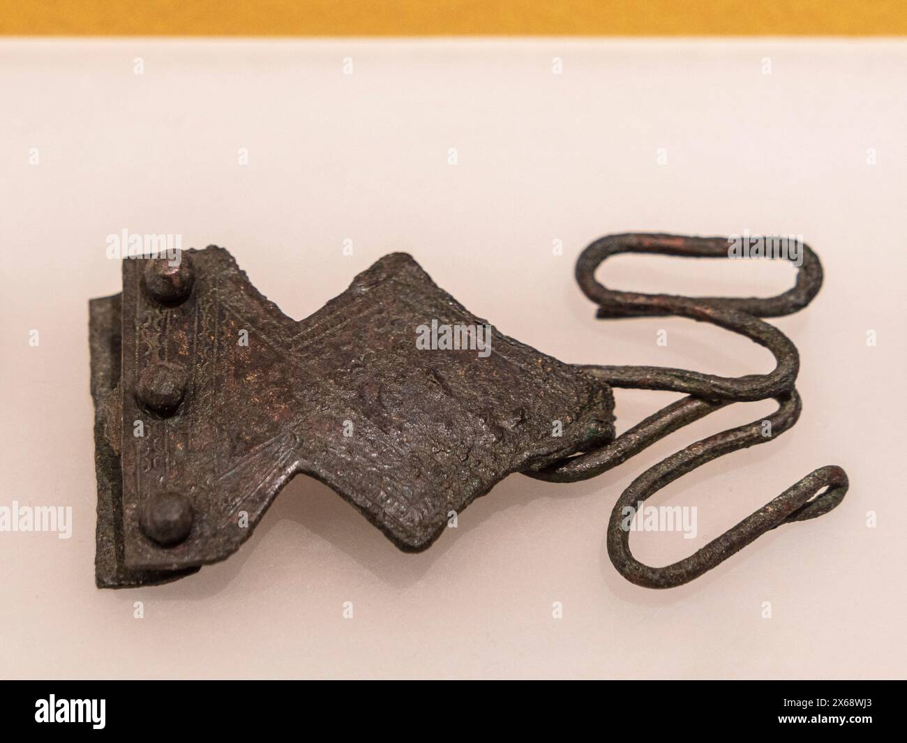 Spilla a cintura di tipo celtico, VII-III secolo a.C. Mesa del Almendro, Lora del Rio, Museo iberico di Jaén, Andalusia, Spagna Foto Stock