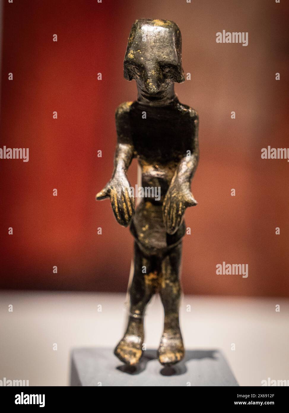 Offerta votiva in bronzo, IV-III secolo a.C., museo archeologico di Siviglia, Andalusia, Spagna Foto Stock