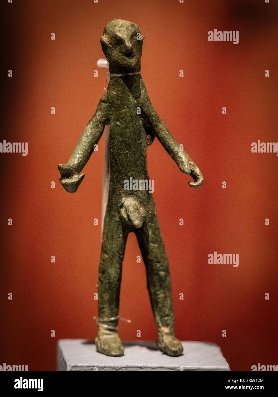 Offerta votiva in bronzo, IV-III secolo a.C., museo archeologico di Siviglia, Andalusia, Spagna Foto Stock