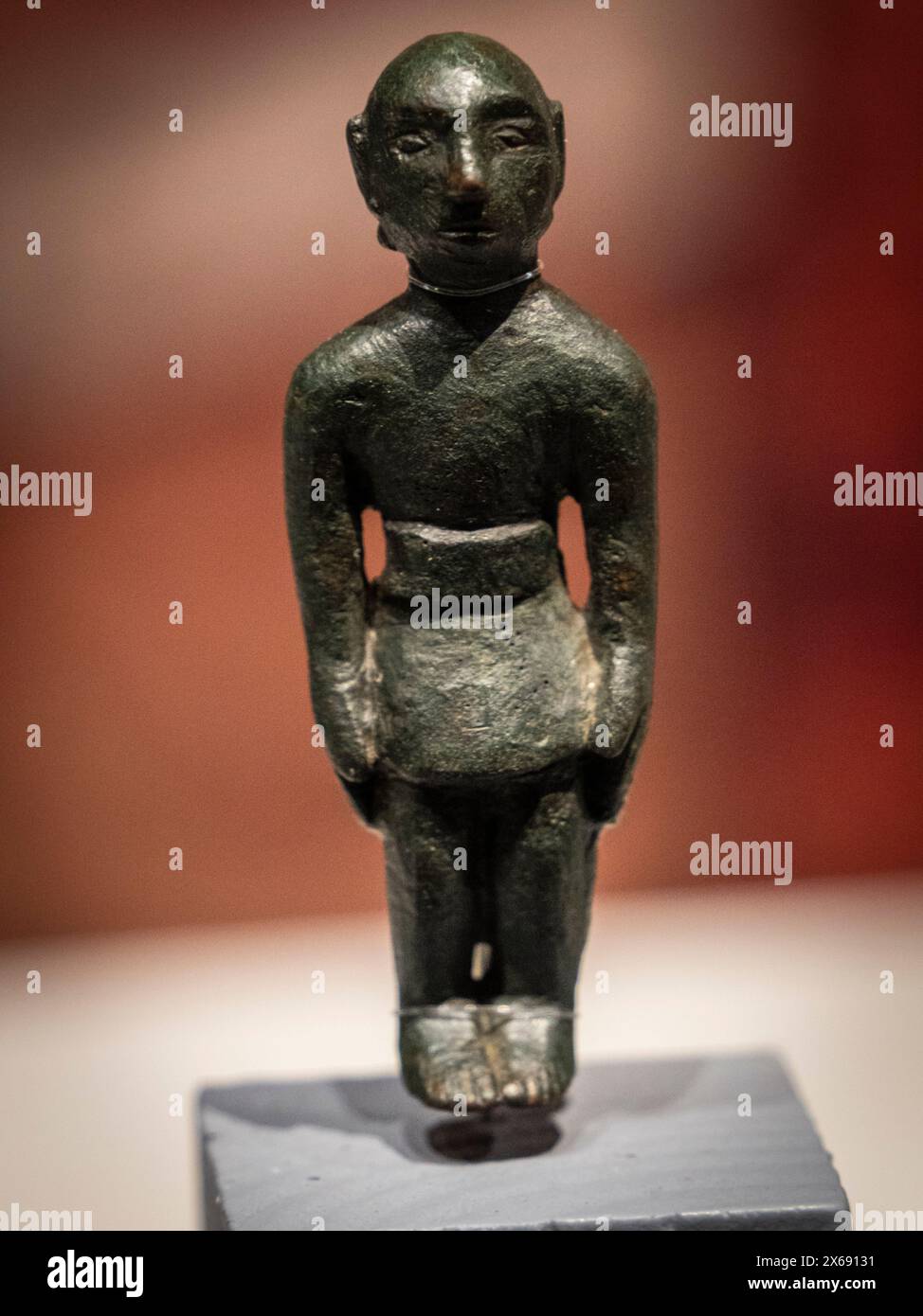 Offerta votiva in bronzo, IV-III secolo a.C., museo archeologico di Siviglia, Andalusia, Spagna Foto Stock