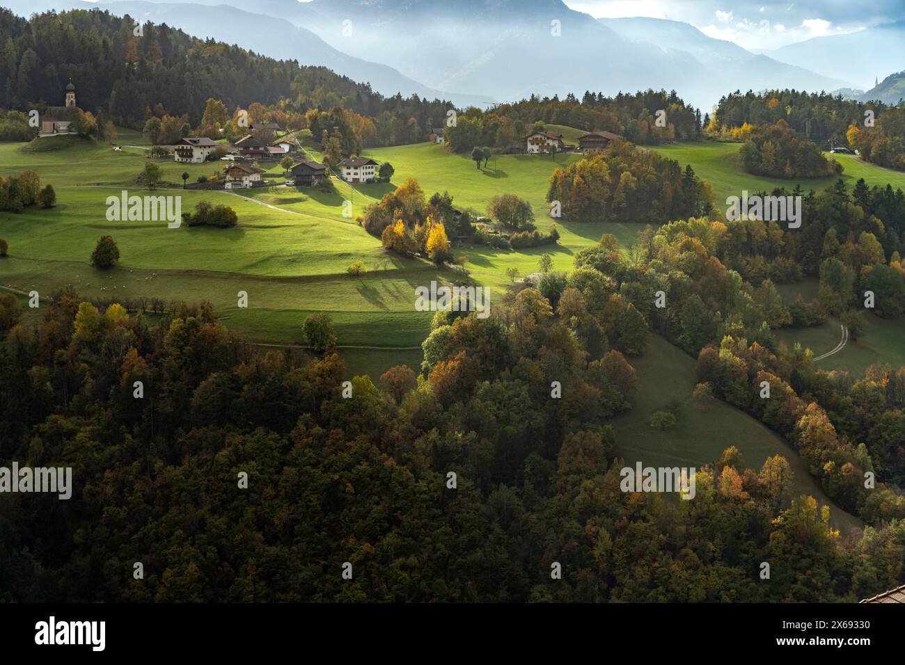 Paesaggio vicino a San Konstantin, Fie allo Sciliar, alto Adige, Italia, Europa Foto Stock