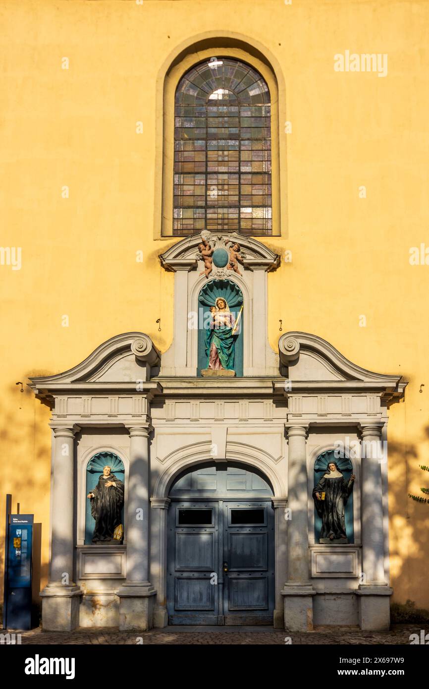 Città di Lussemburgo (Lussemburgo, Letzebuerg), ingresso alla chiesa Saint-Jean dell'abbazia di Neimenster (Abtei Neimenster, Abbaye de Neimenster, Abtei Neumünster, Abbazia di Neumünster) in Lussemburgo Foto Stock