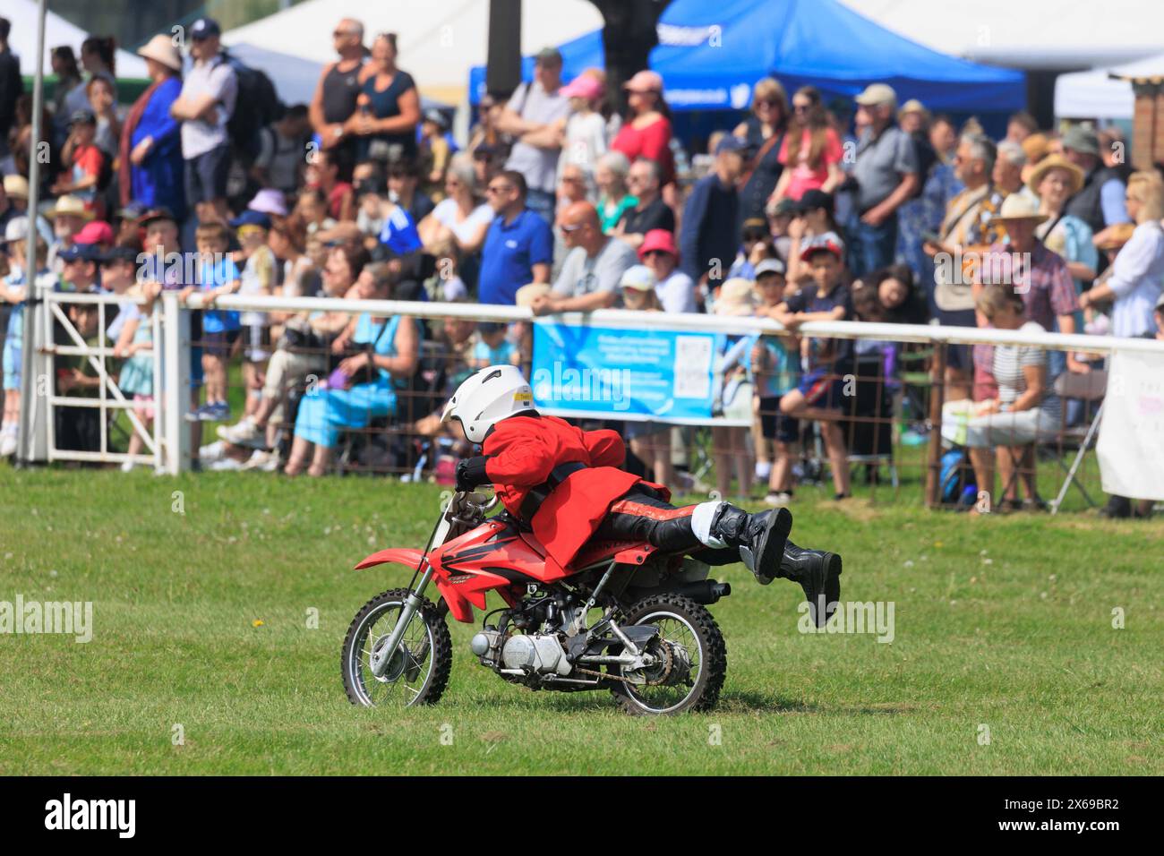 11 maggio 2024 il team di esposizione motociclistica Imps si è formato al Nottinghamshire County Show Foto Stock