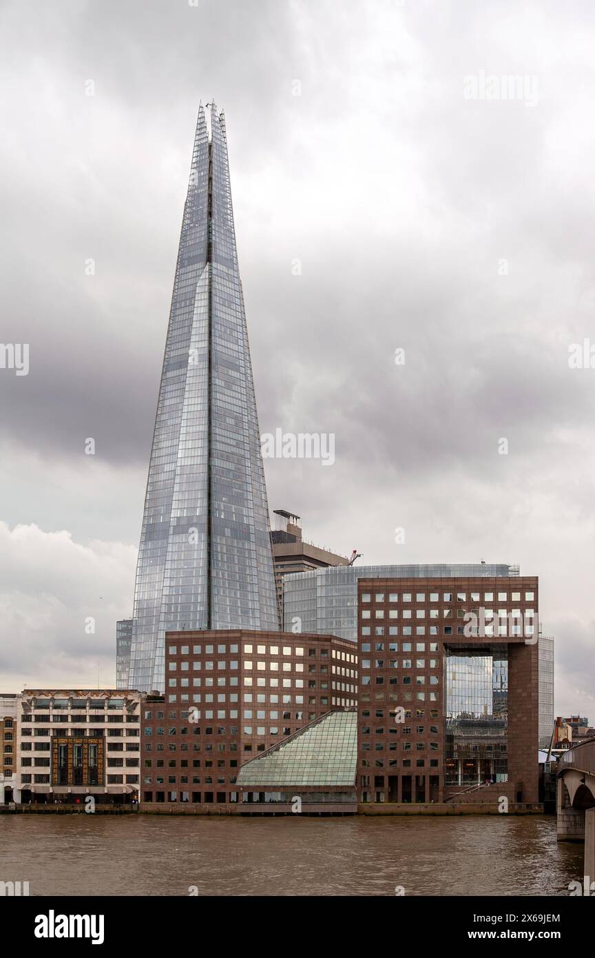 Londra, Inghilterra, Regno Unito; Shard London Bridge end No. 1 London Bridge - edificio per uffici nel borgo londinese di Southwark; postmodernismo Foto Stock