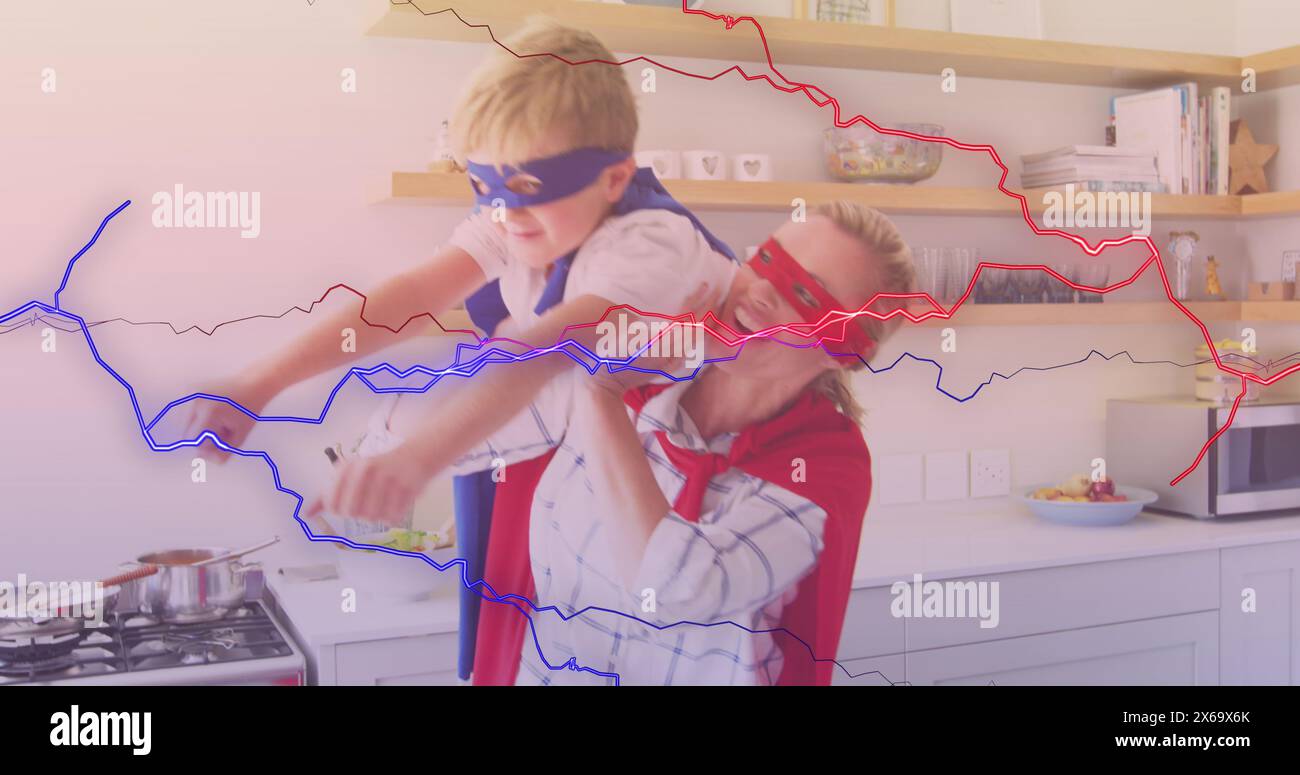 Immagine di onde blu e rosse su madre e figlio caucasici felici vestiti da supereroi Foto Stock