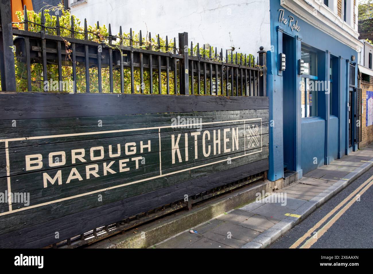 Borough Market, cibo alla moda e posizione di ristoranti con famosi mercati alimentari, Londra, Inghilterra, 2023 Foto Stock