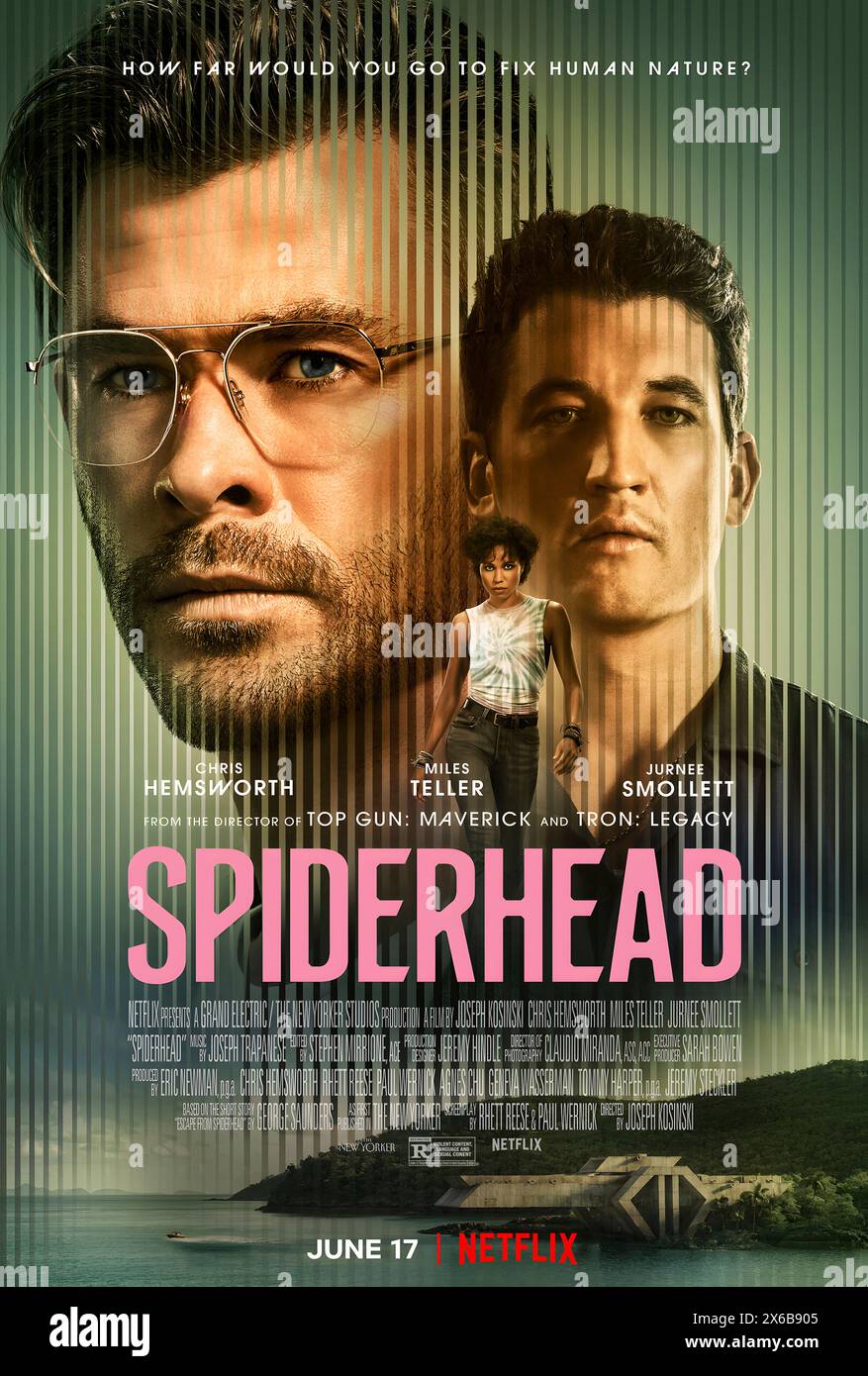 Spiderhead (2022) diretto da Joseph Kosinski e interpretato da Chris Hemsworth, Miles Teller e Jurnee Smollett. Nel prossimo futuro, ai detenuti viene offerta la possibilità di fare volontariato come soggetti medici per abbreviare la pena. Uno di questi soggetti per una nuova droga capace di generare sentimenti d'amore inizia a mettere in discussione la realtà delle sue emozioni. Poster di un foglio USA.***SOLO PER USO EDITORIALE*** credito: BFA / Netflix Foto Stock