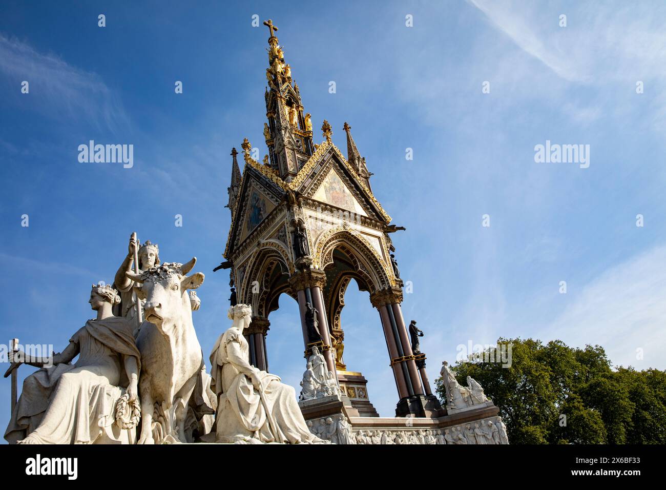 Albert Memorial a Kensington Gardens Londra, monumento storico di grado 1 commissionato dalla regina Vittoria e inaugurato nel 1872, Londra, Inghilterra, Regno Unito Foto Stock