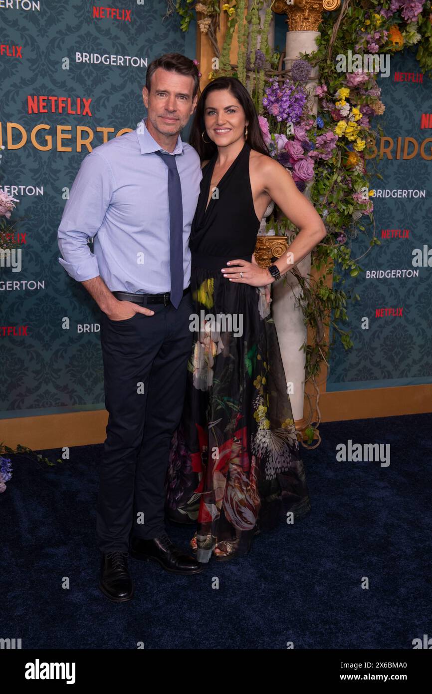 New York, Stati Uniti. 13 maggio 2024. (L-R) Scott Foley e Marika Domi?czyk partecipano alla prima mondiale della terza stagione di Netflix 'Bridgerton' a New York all'Alice Tully Hall, Lincoln Center il 13 maggio 2024 a New York. Credito: SOPA Images Limited/Alamy Live News Foto Stock