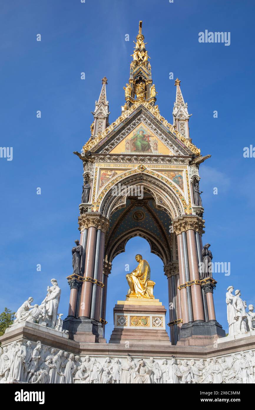 Albert Memorial a Kensington Gardens Londra, monumento storico di grado 1 commissionato dalla regina Vittoria e inaugurato nel 1872, Londra, Inghilterra, Regno Unito Foto Stock