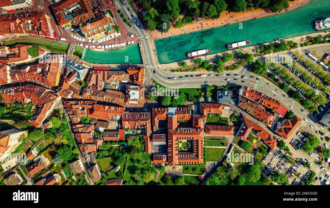 Vista dall'alto di una piccola città antica Foto Stock