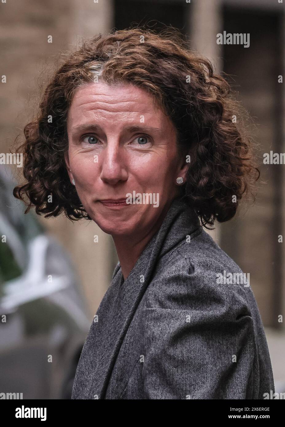 Londra, Regno Unito. 14 maggio 2024. Anneliese Dodds, Segretario di Stato ombra per le donne e le pari, e presidente del Partito Laburista. Sir Starmer non è ancora uscito dall'edificio. Il leader del partito laburista Sir Keir Starmer, insieme ai membri del suo gabinetto ombra, si incontrerà oggi con i leader sindacali britannici per discutere del loro pacchetto riscritto di riforma dell'occupazione e diritti dei lavoratori. Crediti: Imageplotter/Alamy Live News Foto Stock