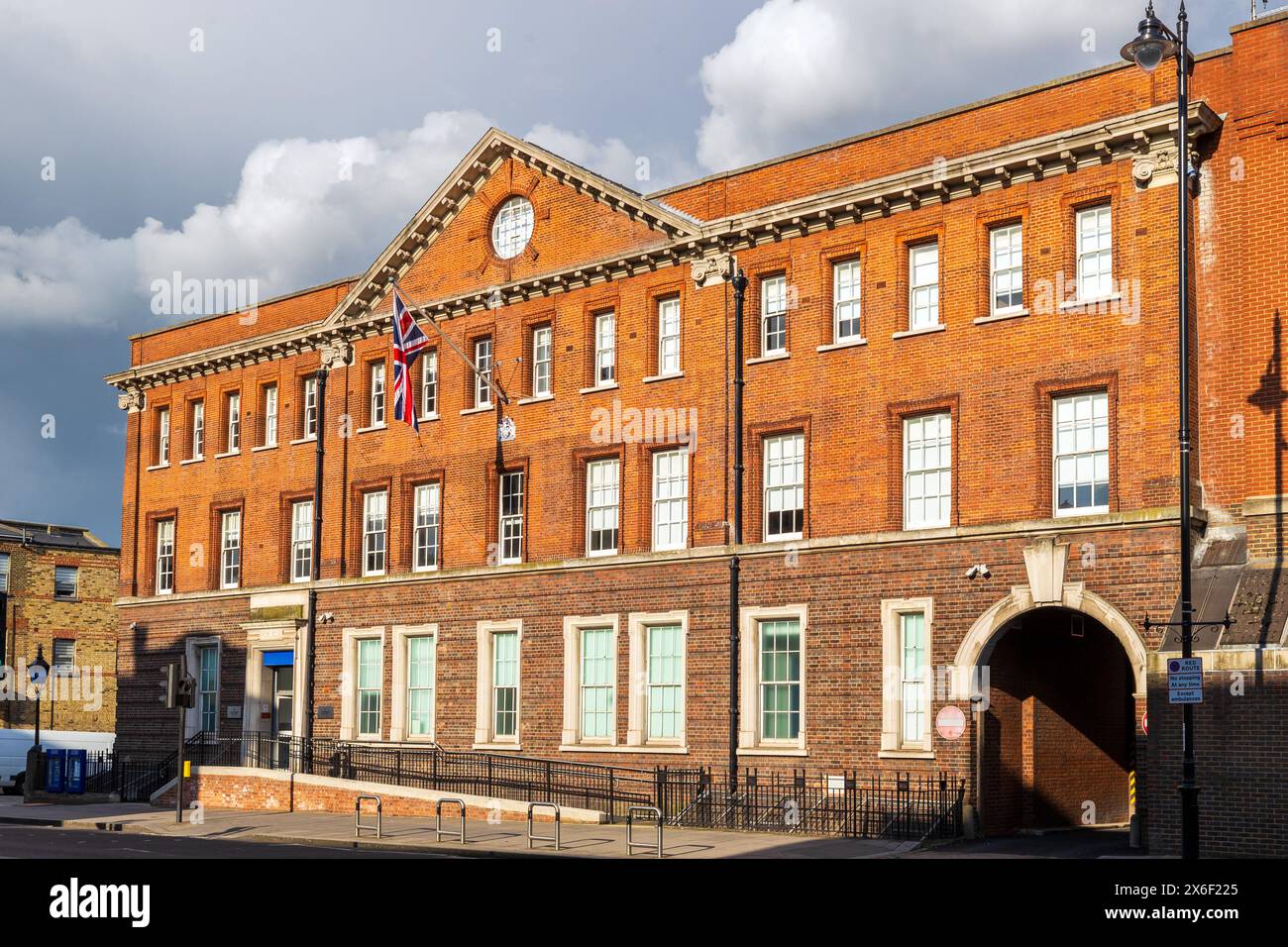 Stazione di polizia di Tottenham, Londra, domenica 5 maggio 2024. Foto: David Rowland / One-Image.com Foto Stock