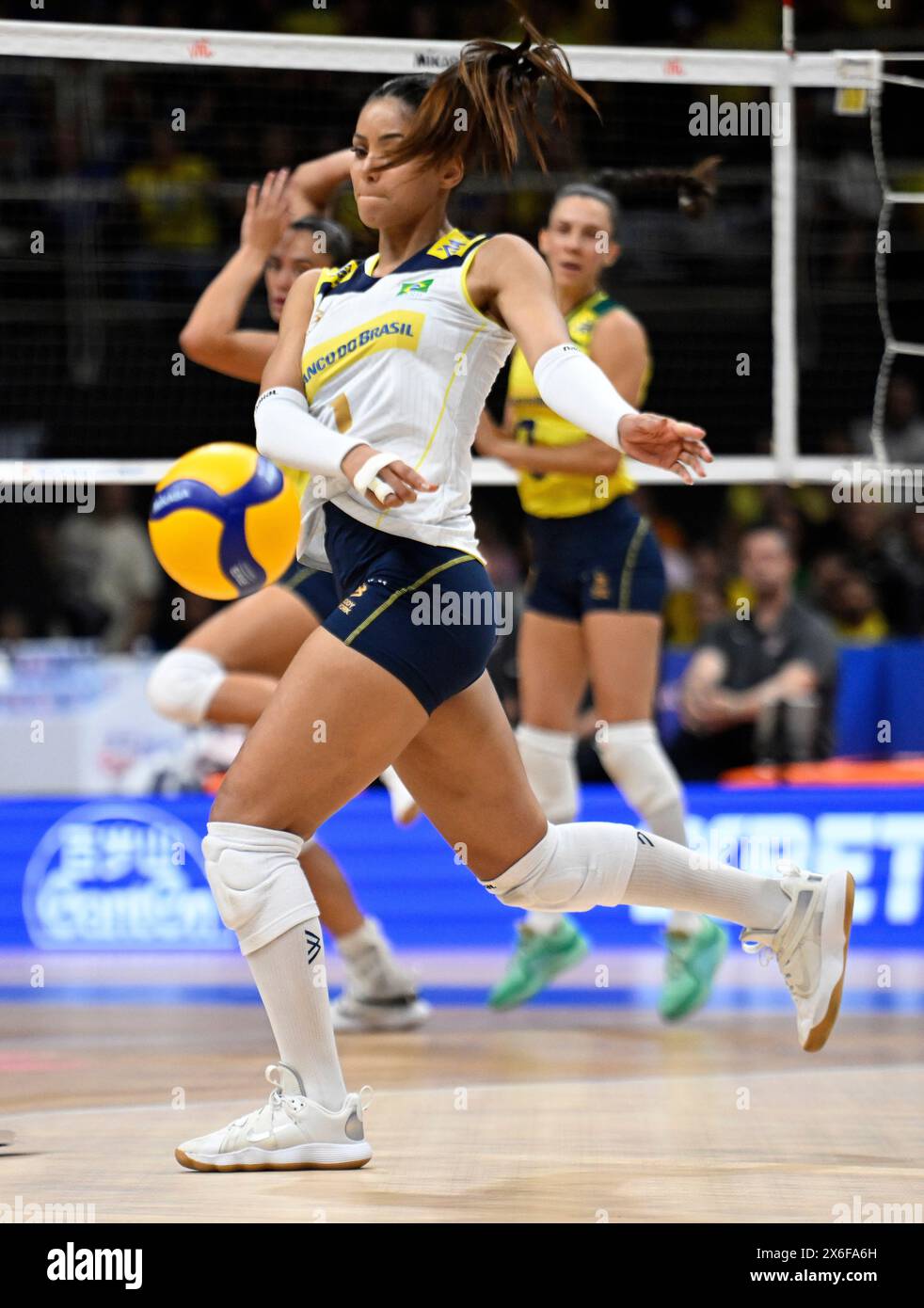 Nyeme del Brasile durante la partita di pallavolo della Federazione Internazionale di pallavolo (FIVB) della Lega delle Nazioni di pallavolo femminile Pool 2 tra Brasile e Canada Foto Stock