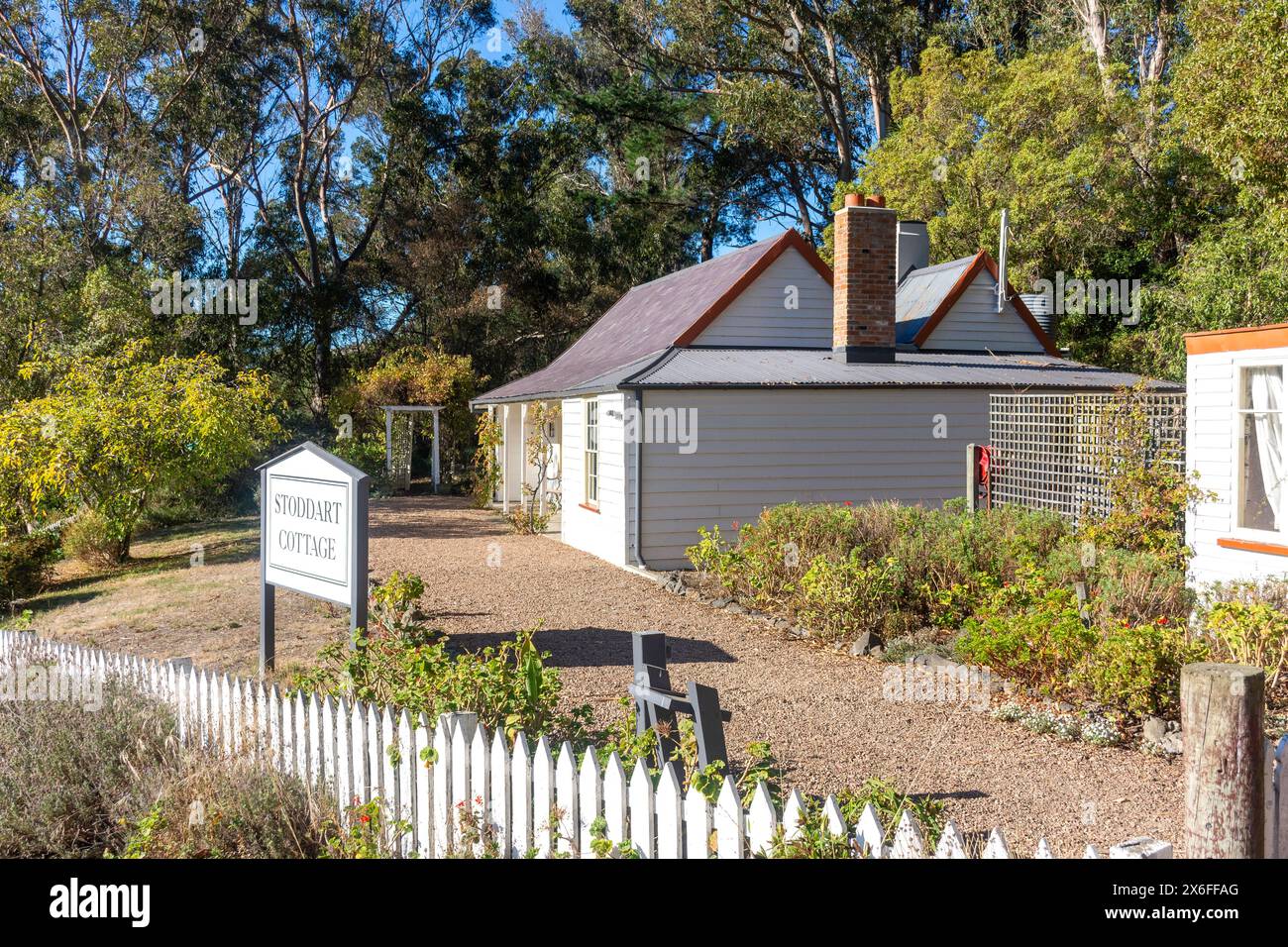 19th Century Stoddart Cottage, Waipapa Avenue, Diamond Harbour, Lyttelton Harbour, Banks Peninsula, Canterbury, nuova Zelanda Foto Stock