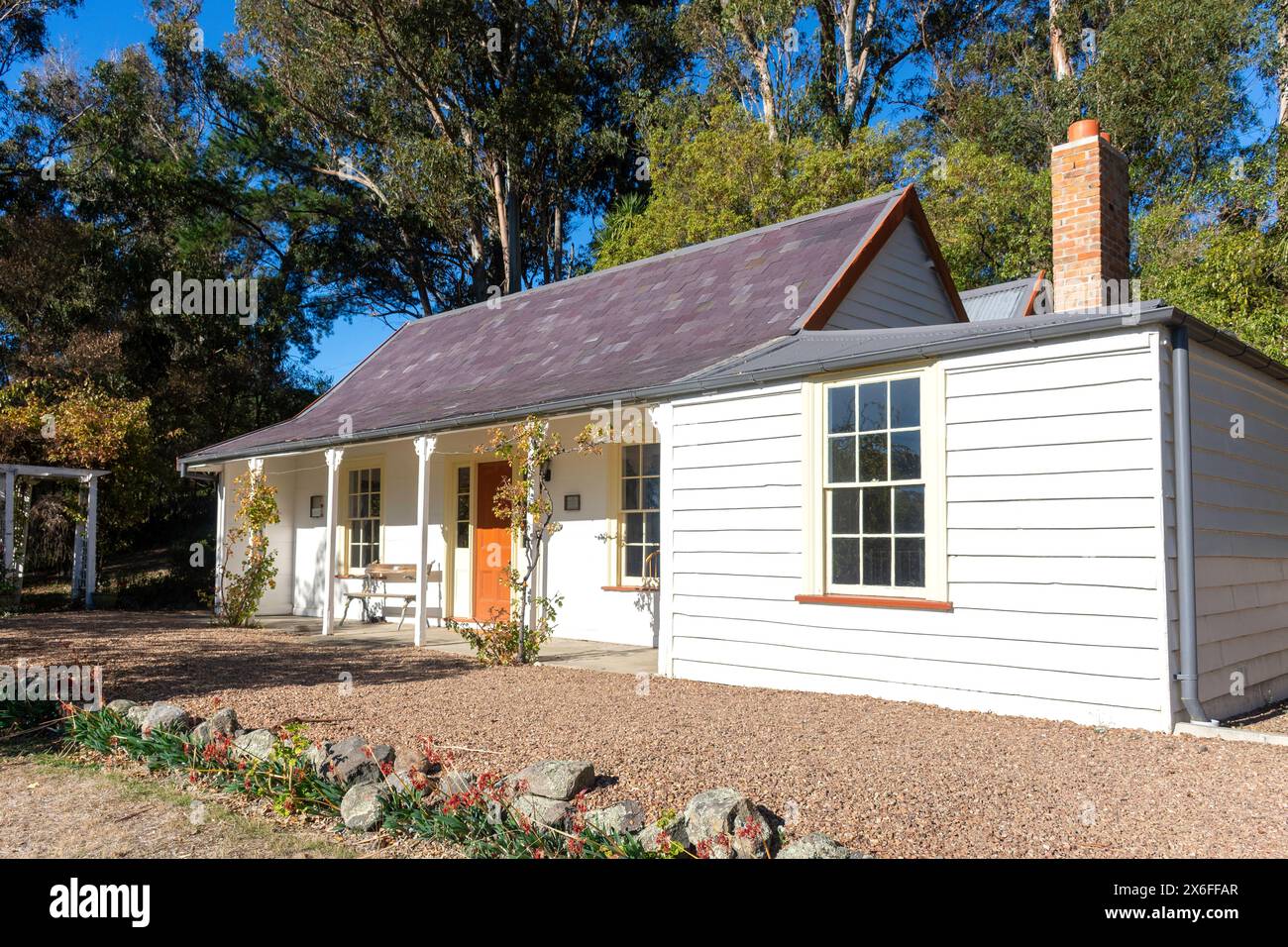 19th Century Stoddart Cottage, Waipapa Avenue, Diamond Harbour, Lyttelton Harbour, Banks Peninsula, Canterbury, nuova Zelanda Foto Stock