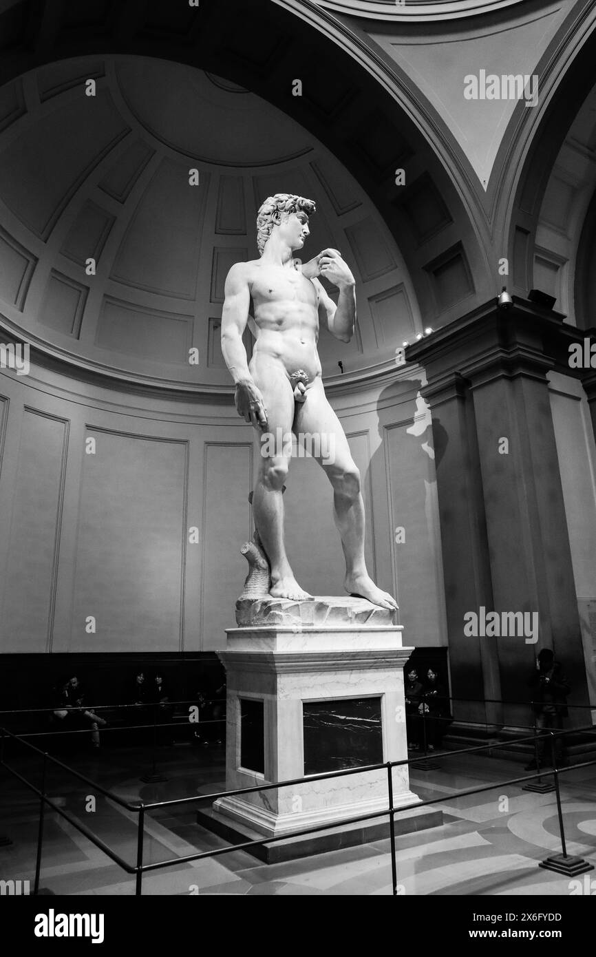 Firenze, Italia - 31 dicembre 2023: David, un capolavoro di scultura rinascimentale italiana, creato dal 1501 al 1504 da Michelangelo, alla Galleria dell'Accademia Foto Stock