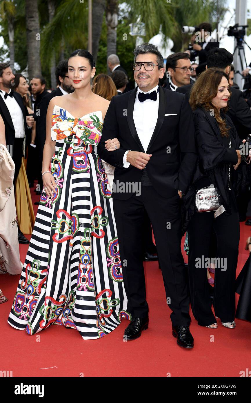 Janina Uhse e Tim Gutke bei der Eroeffnung / Opening vom 77. Cannes Filmfestival mit der Kinopremiere vom Film „The Second Act“ AM 14.05.2024 in CAN Foto Stock