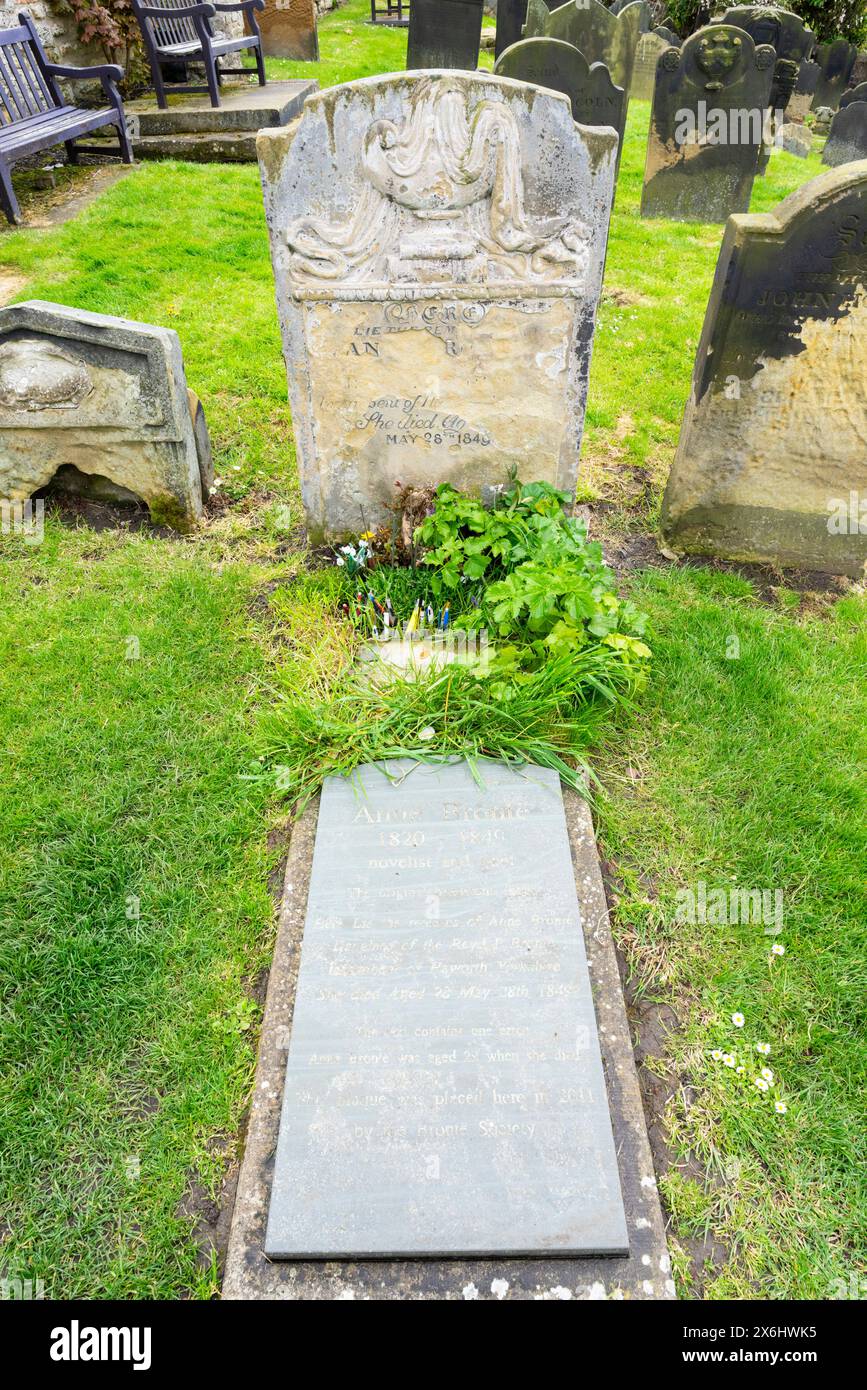 Scarborough UK - la tomba di Anne Bronte a Scarborough North Yorkshire Inghilterra Regno Unito Europa Foto Stock