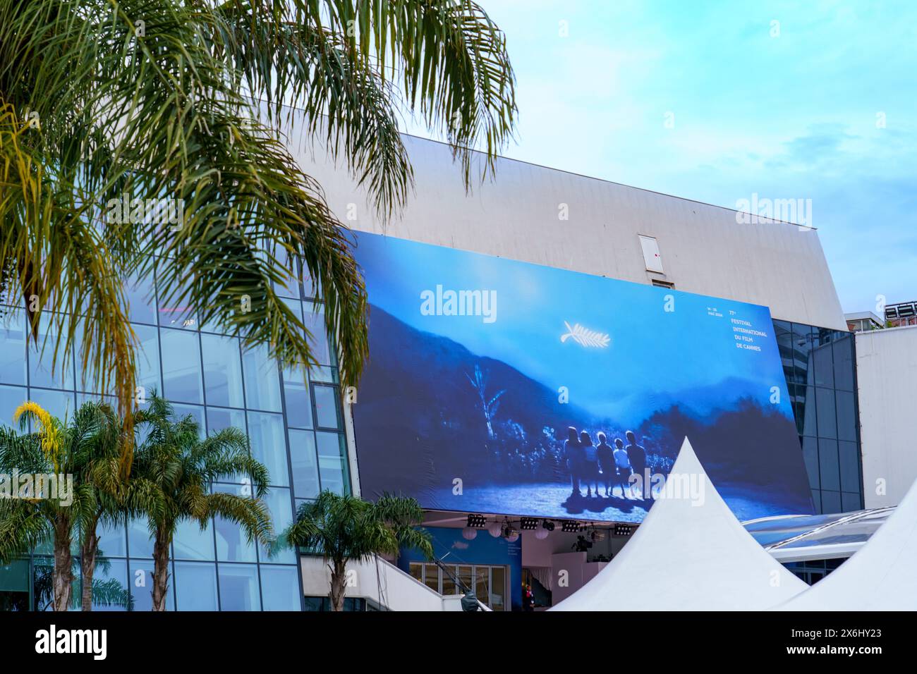 Cannes, Francia. 14 maggio 2024. CANNES - 14 MAGGIO: Illustrazioni durante il 77° Festival di Cannes il 14 maggio 2024 al Palais des Festivals di Cannes, Francia Foto Stock