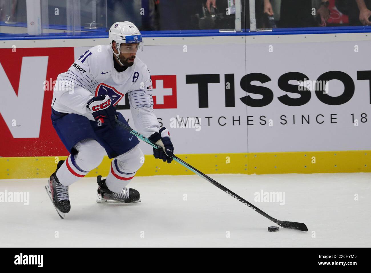 Pierre-Edouard Bellemare francese in azione durante la partita del Campionato del mondo di hockey su ghiaccio 2024 tra Lettonia e Francia all'Ostravar Arena Ostrava. Punteggio finale; Lettonia 3 : 2 Francia. Foto Stock